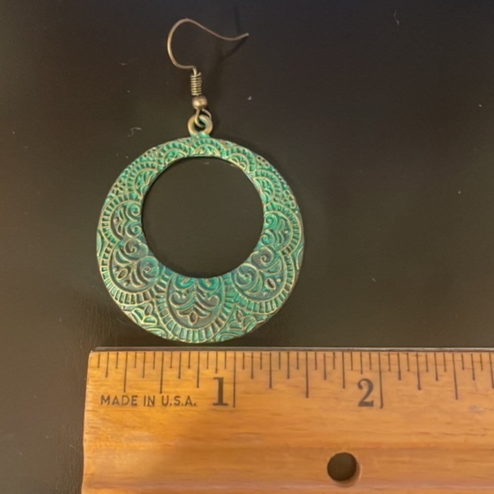 🔴Antique Brass Boho Drop Earrings with Embossed Mandala Design in Green Patina - Picture 10 of 13